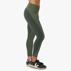 The Bayview Legging | Thyme Colorblock -Fair Harbor Shop F22 BAYVIEWLEGGING GREEN ON FIG 0094 ae735f53 b515 4636 b45a 2b6326038e8d