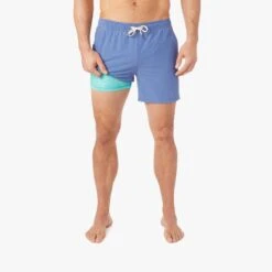 The Bungalow Trunk | Navy -Fair Harbor Shop SS002 SP22 in Studio photo Look18 BGL52 423 0811 64b39a12 d5b4 42b5 8083 7fa52b1177d4