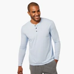 The SeaBreeze Henley | Blue Glow -Fair Harbor Shop SS22008 SP22 instudio photo Look01 HBR22 459 072 f15903ff 978a 414a be2c 38f094bc3cca
